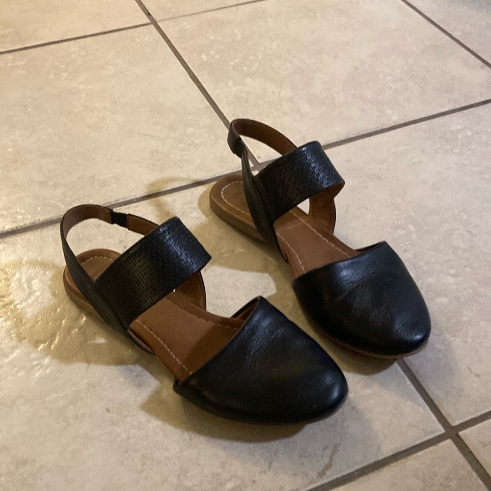 Bueno brand Black Leather Sandals
